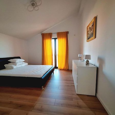 Dalia One Villa Balotesti Bagian luar foto